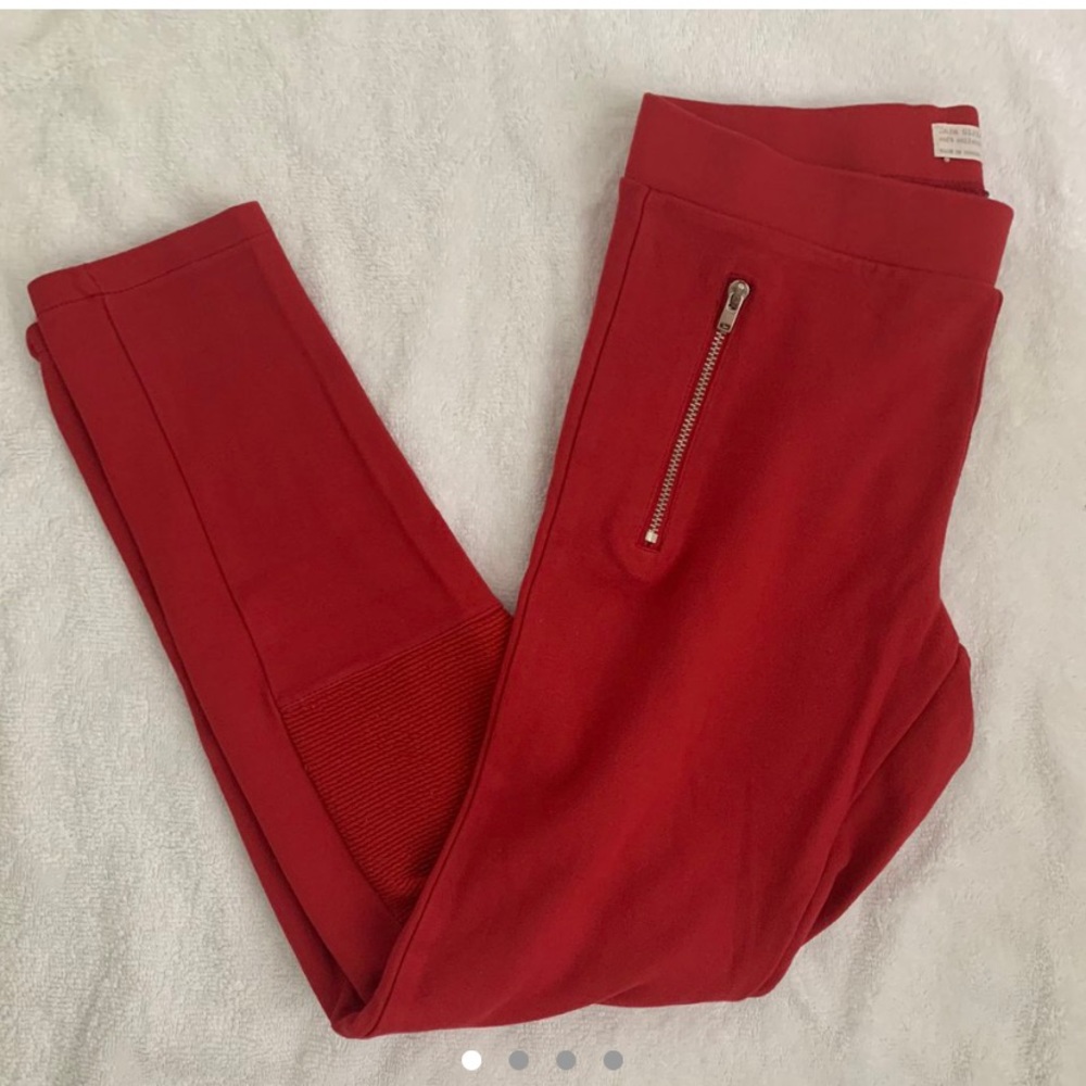 Red Zara leggings